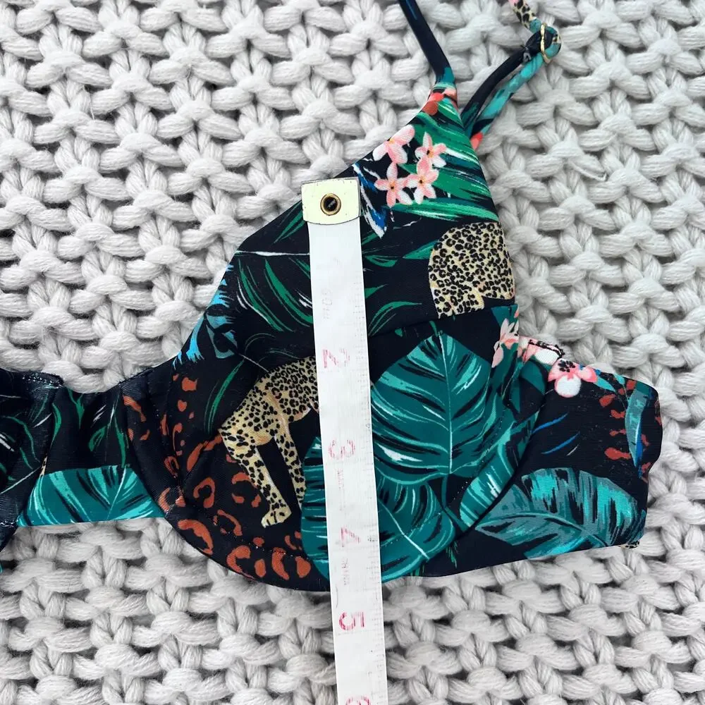 Skatie• ‘Kate’ Bikini Top in PARADISE